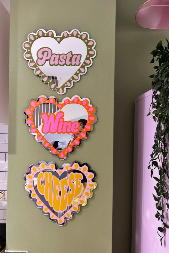 Large Frilly Wine Heart